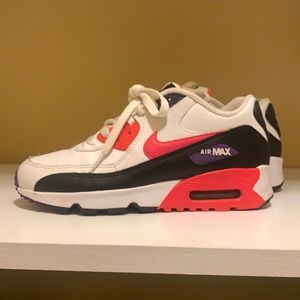 Nike air max size 5Y or women’s 7
